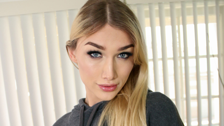 Stunning Luna Love!